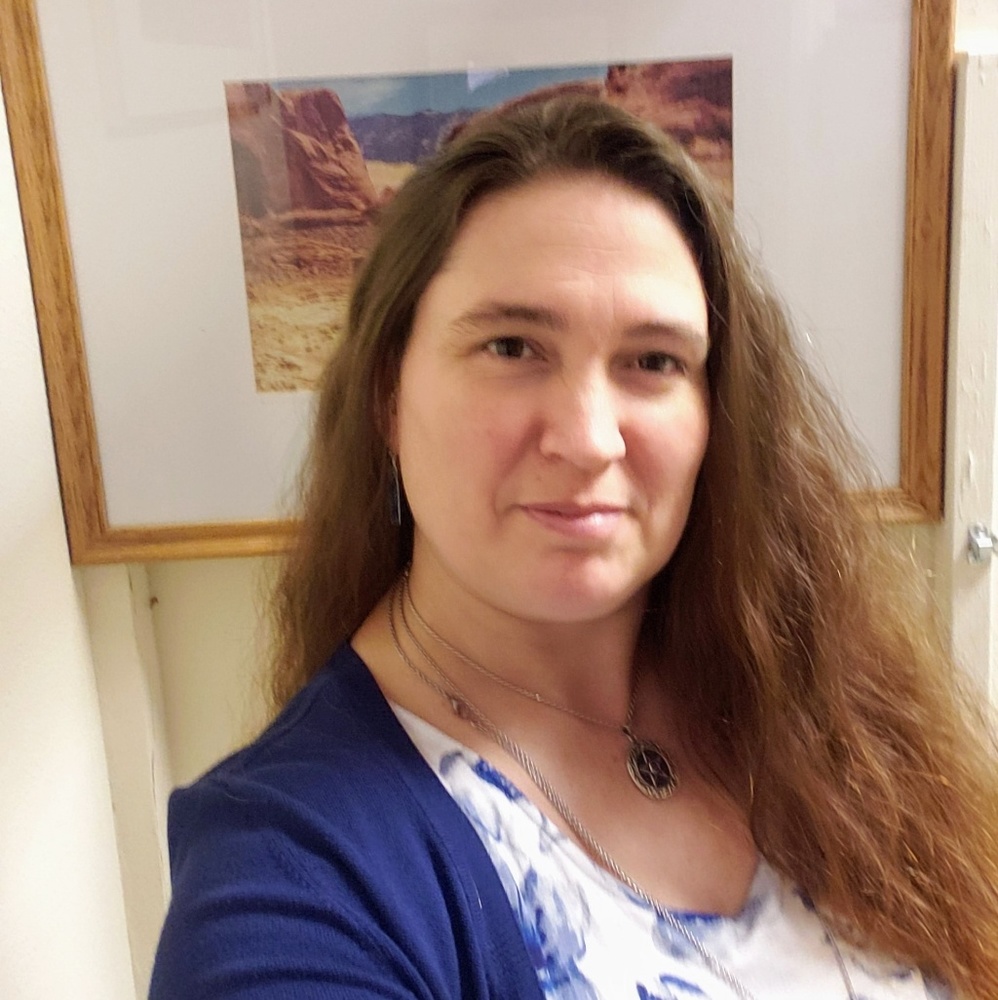 Meet your Posher, Cynthia